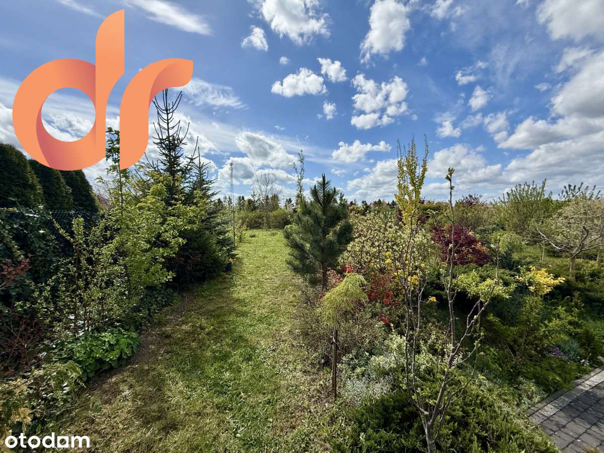 Mały dom w Przyjaźni z pięknym ogrodem-15