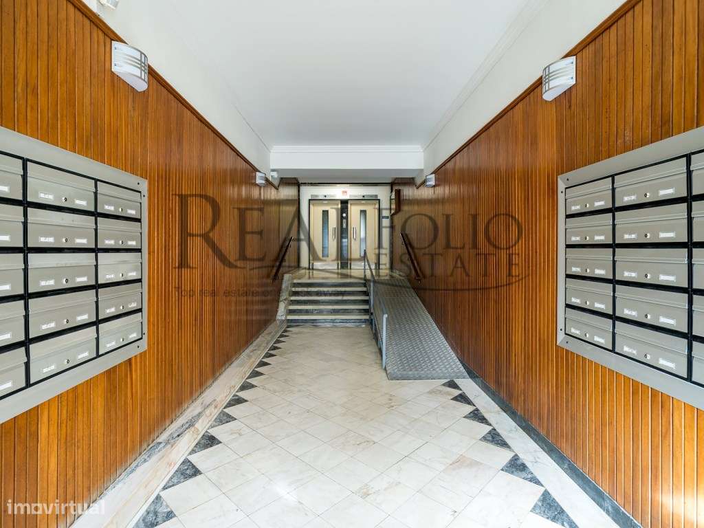 Apartamento T1 remodelado com varanda na Costa da Caparica-14