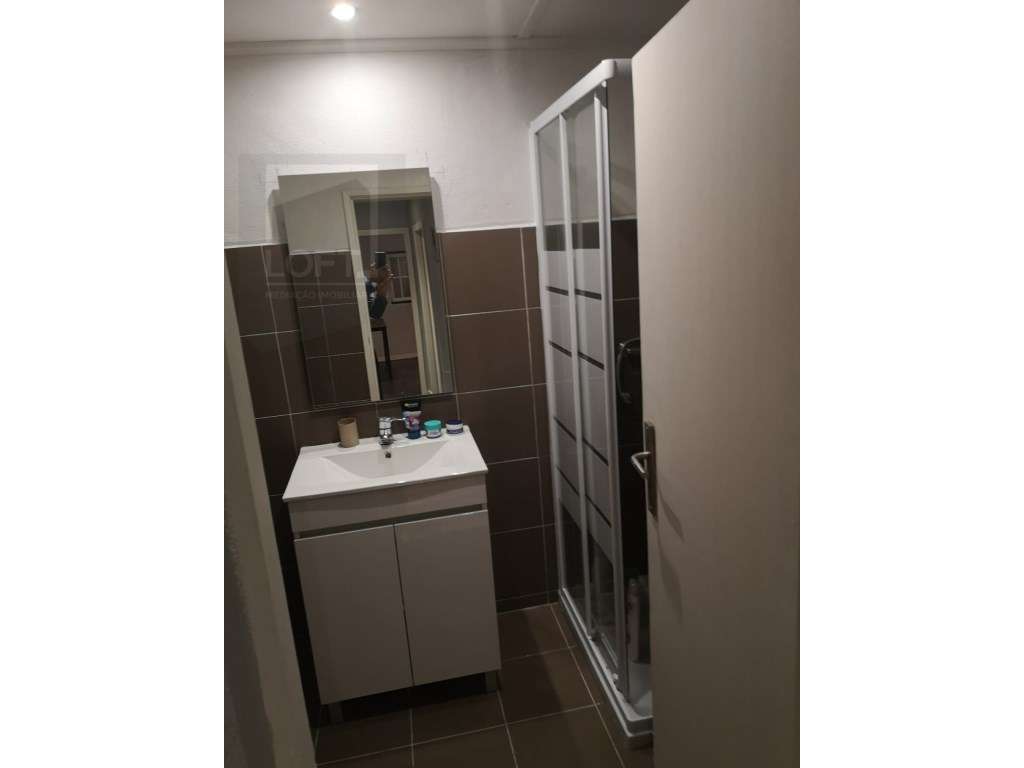 Condomínio com 6 Moradias V2 /V3 Mobiladas e Equipadas-19