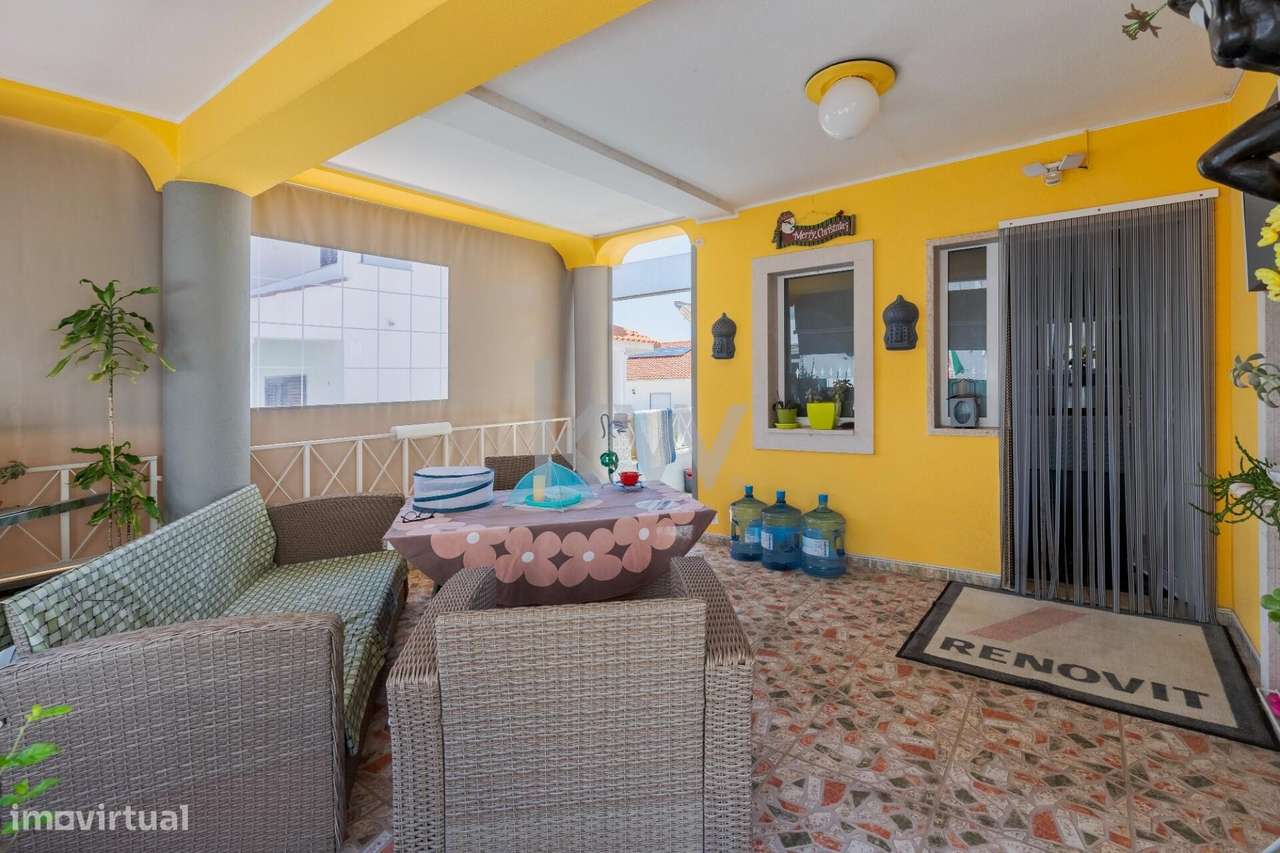 Moradia Isolada Bi Familiar / Investidores T5 Vale Fetal Charneca da C - Grande imagem: 4/33