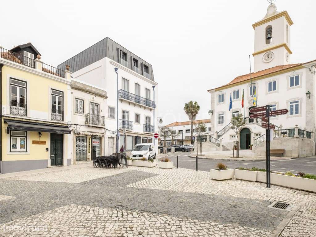 Prédio para Recuperação na zona mais charmosa de Almada - Grande imagem: 2/21