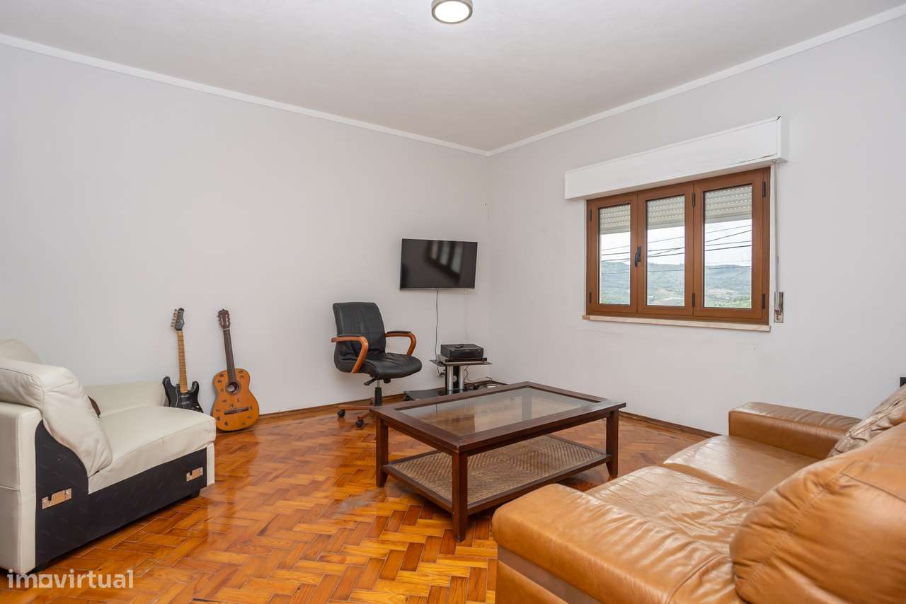 Moradia T5 com 223 m², Box e Sótão na Quinta da Peça, em Loures-21