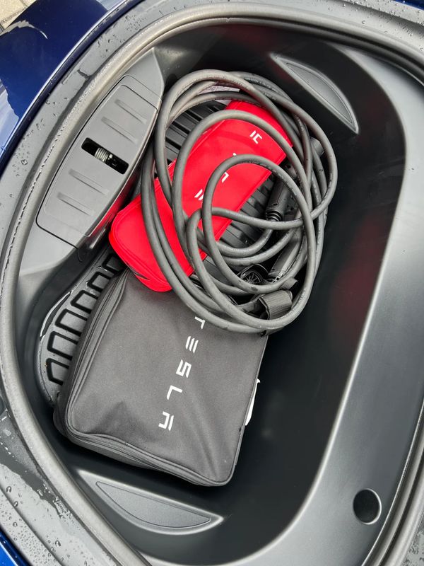 Tesla Model 3 Langstreckenbatterie Allradantrieb Dual Motor - 32