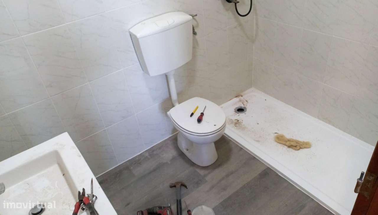 Venda de apartamento T2 em fase de restauro, Darque, Viana do Castelo - Grande imagem: 5/27