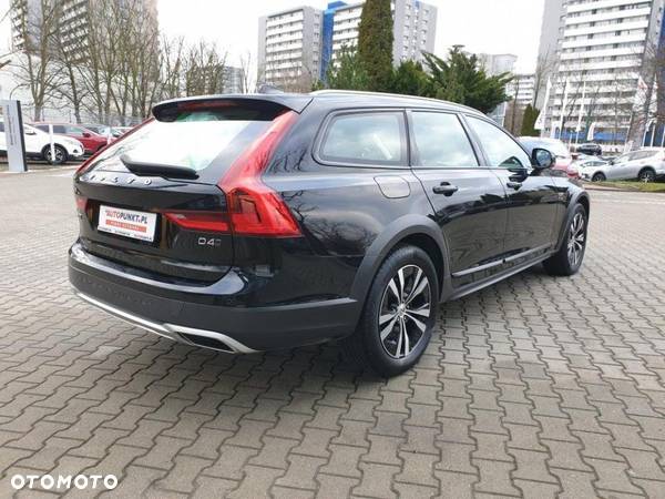 Volvo V90 Cross Country - 9