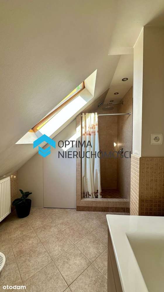 Przytulne mieszkanie z wiatą garażową-14