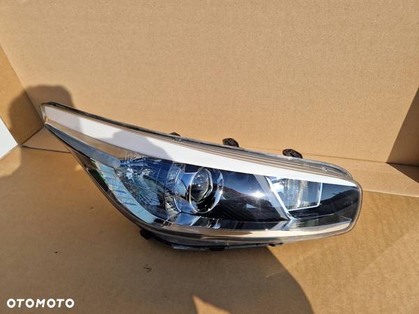 KIA CEED II 2 LAMPA REFLEKTOR PRZÓD PRZEDNIA PRAWA BEZ LED GT LINE GT-LINE  92102A2010 - 1