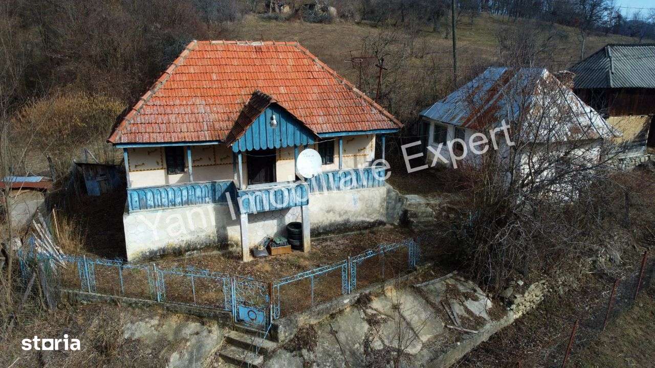 Casă bătrânească +  10.076 mp teren de vânzare. - Imagine principală: 1/20