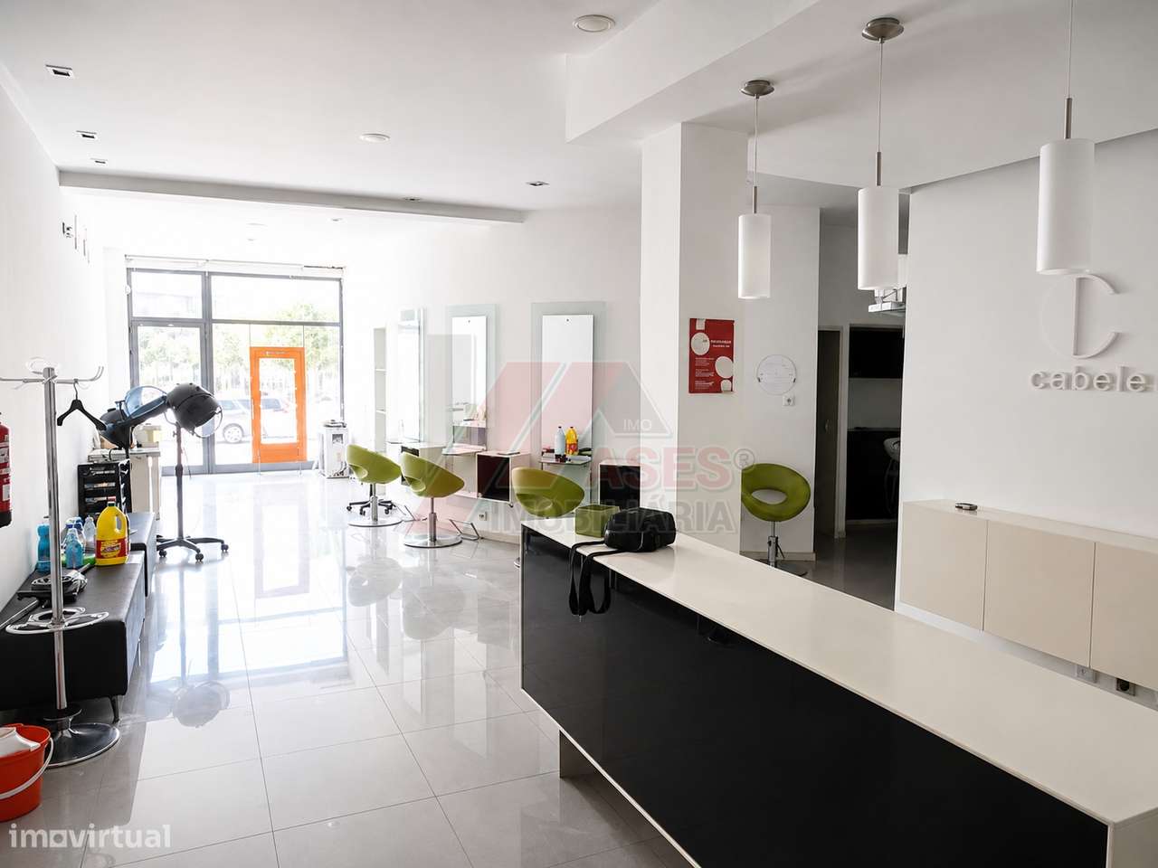 Imóvel Versátil com Potencial Habitacional e Localização Privilegiada-15