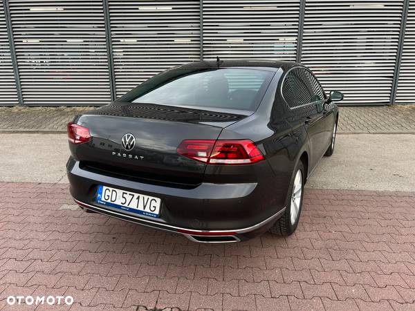 Volkswagen Passat 2.0 TDI Elegance DSG - 6