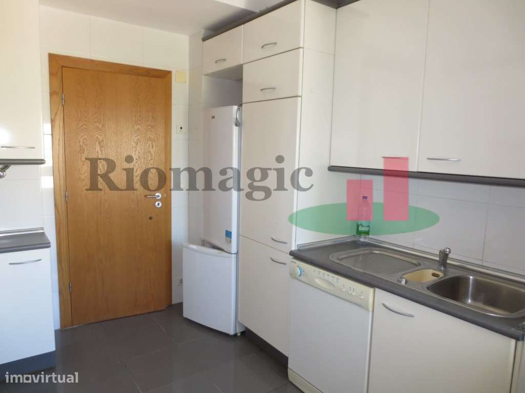 Lisboa - Apartamento T3 com Varanda vista Rio no Parque das Nações - Grande imagem: 5/13