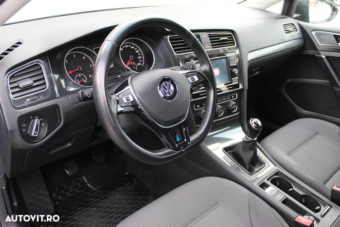 Volkswagen Golf 1.6 TDI Comfortline - 10