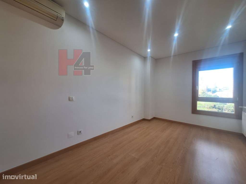 Apartamento T3 Colinas Cruzeiro com 150 m² e 4 lugares de parqueamento-20