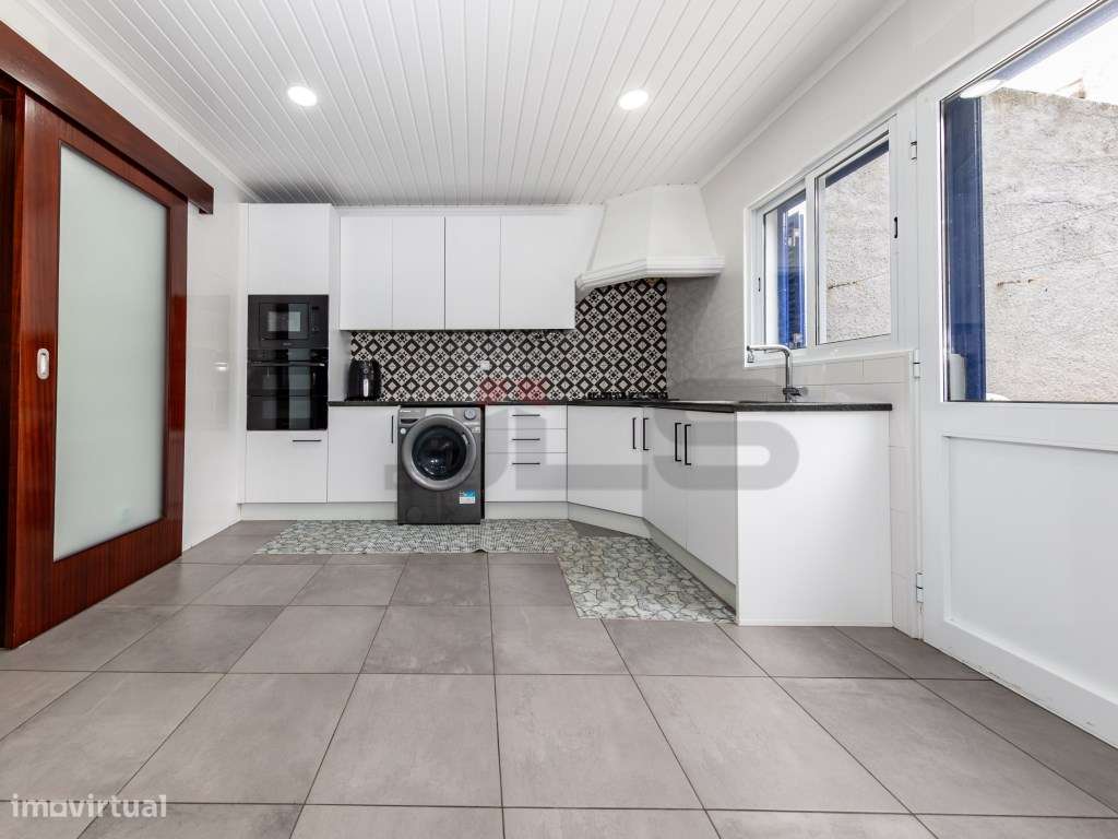 Moradia T4 com Garagem e Quintal nas Calhetas - Ribeira Grande-9