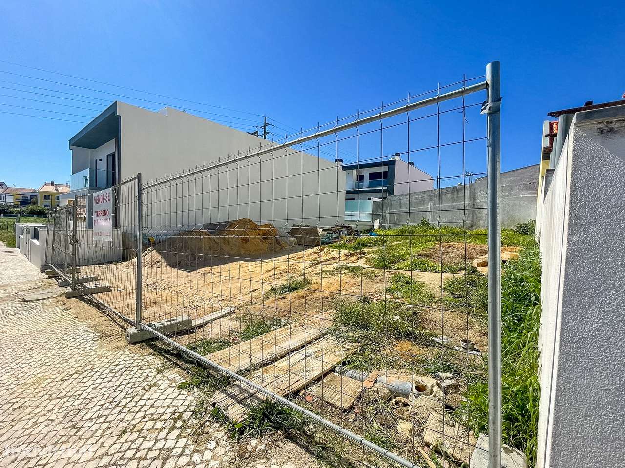 Moradia T4 c/ Garagem e Piscina - Santa Iria de Azóia-6