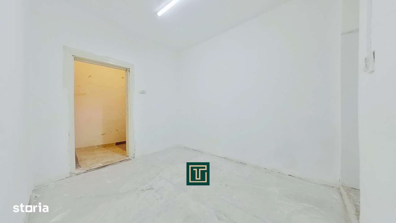 Apartament cu potential cu 2 camere la curte comuna in Centru - Imagine principală: 3/13