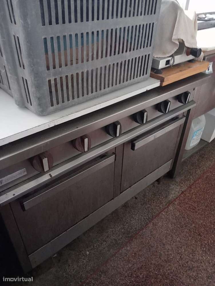 GRANDE OPORTUNIDADE ! TRESPASE DE CAFE EM GAIA-21