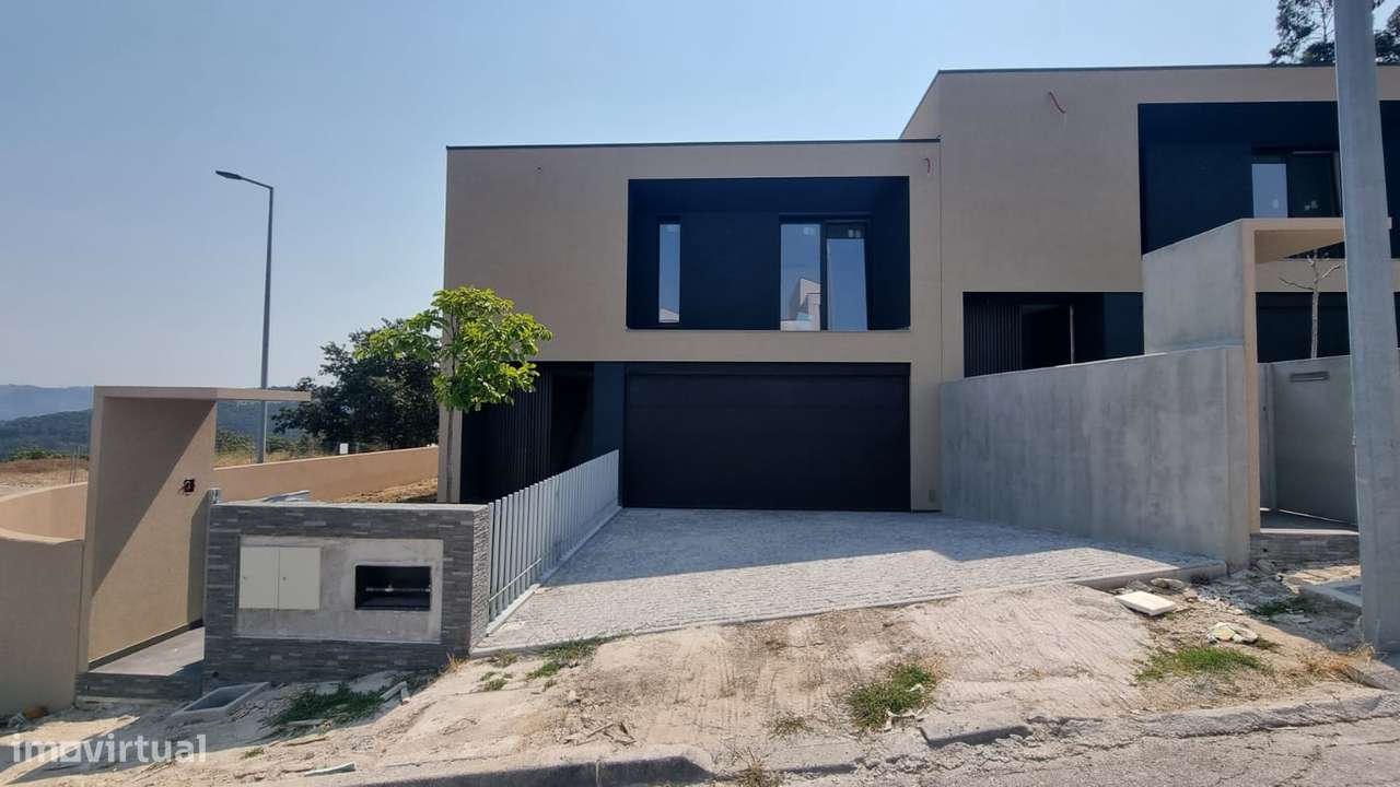 Moradia em Banda T3 Venda em Lanhoso,Póvoa de Lanhoso-48