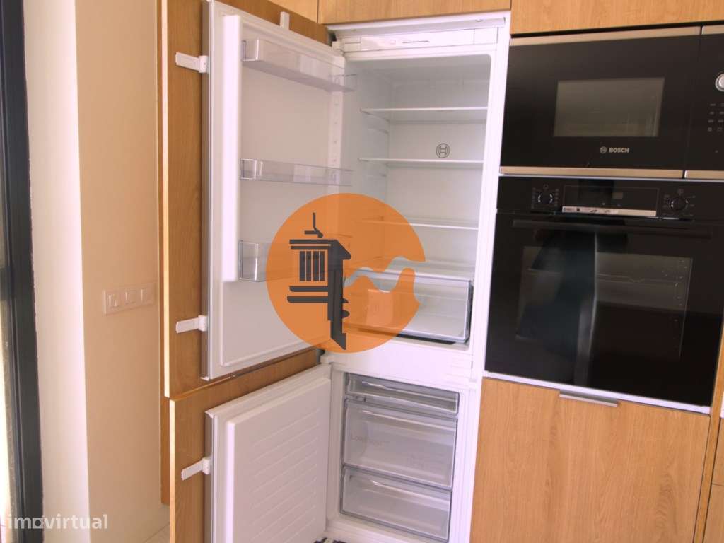 Moradia de luxo com amplas áreas, piscina, jardim e vista mar - Grande imagem: 5/57