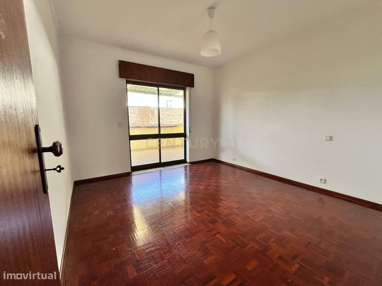 Apartamento T3 com terraço e garagem, Parceiros e Azoia - Grande imagem: 4/20