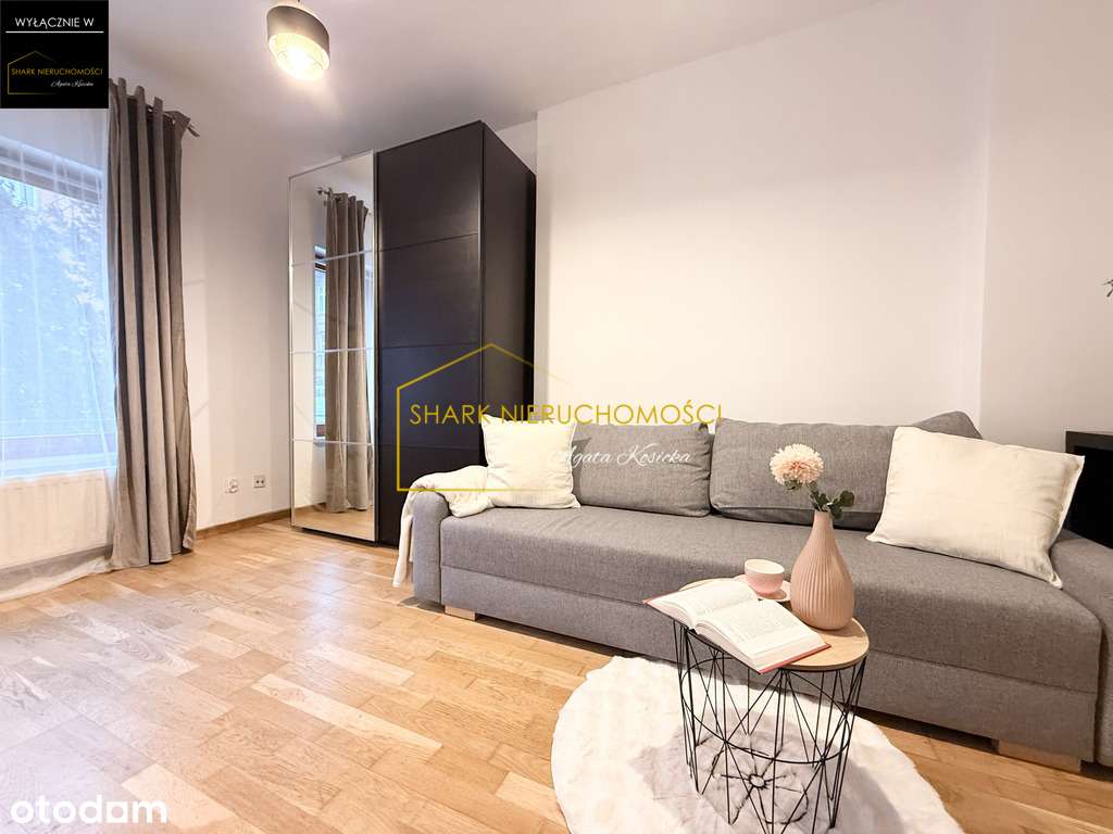 Kawalerka w świetnej lokalizacji + komórka!-4