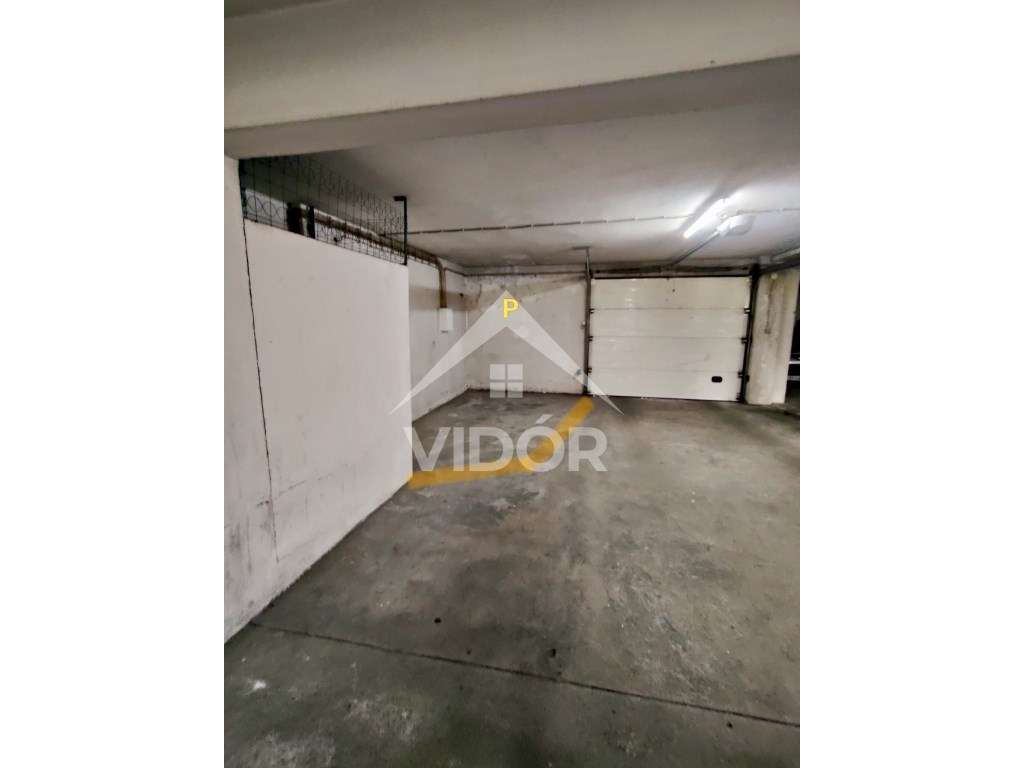 Garagem Rua Camilo Pessanha junto a Circunvalação - Grande imagem: 3/4