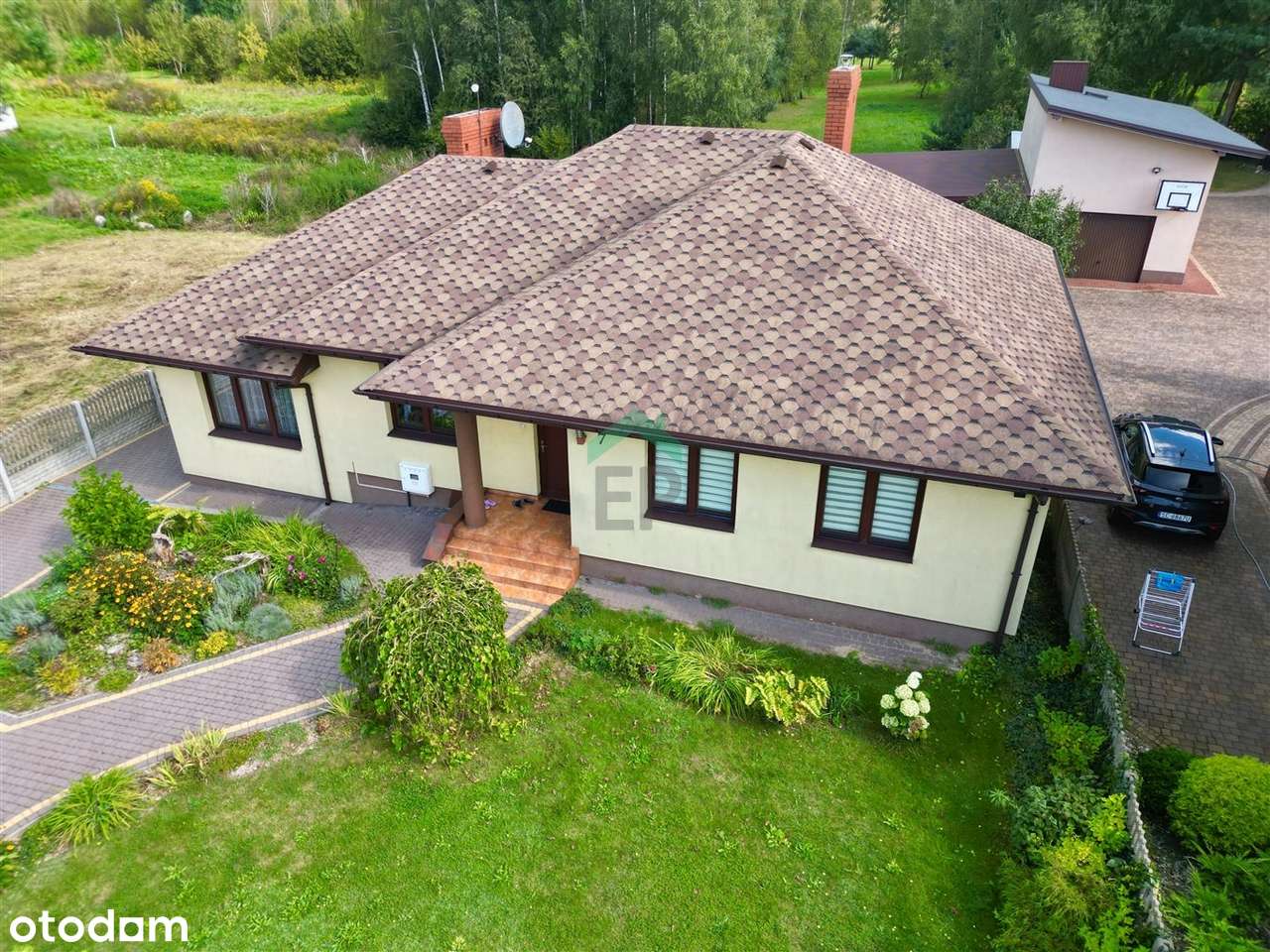 Dom parterowy poza miastem na sprzedaż
