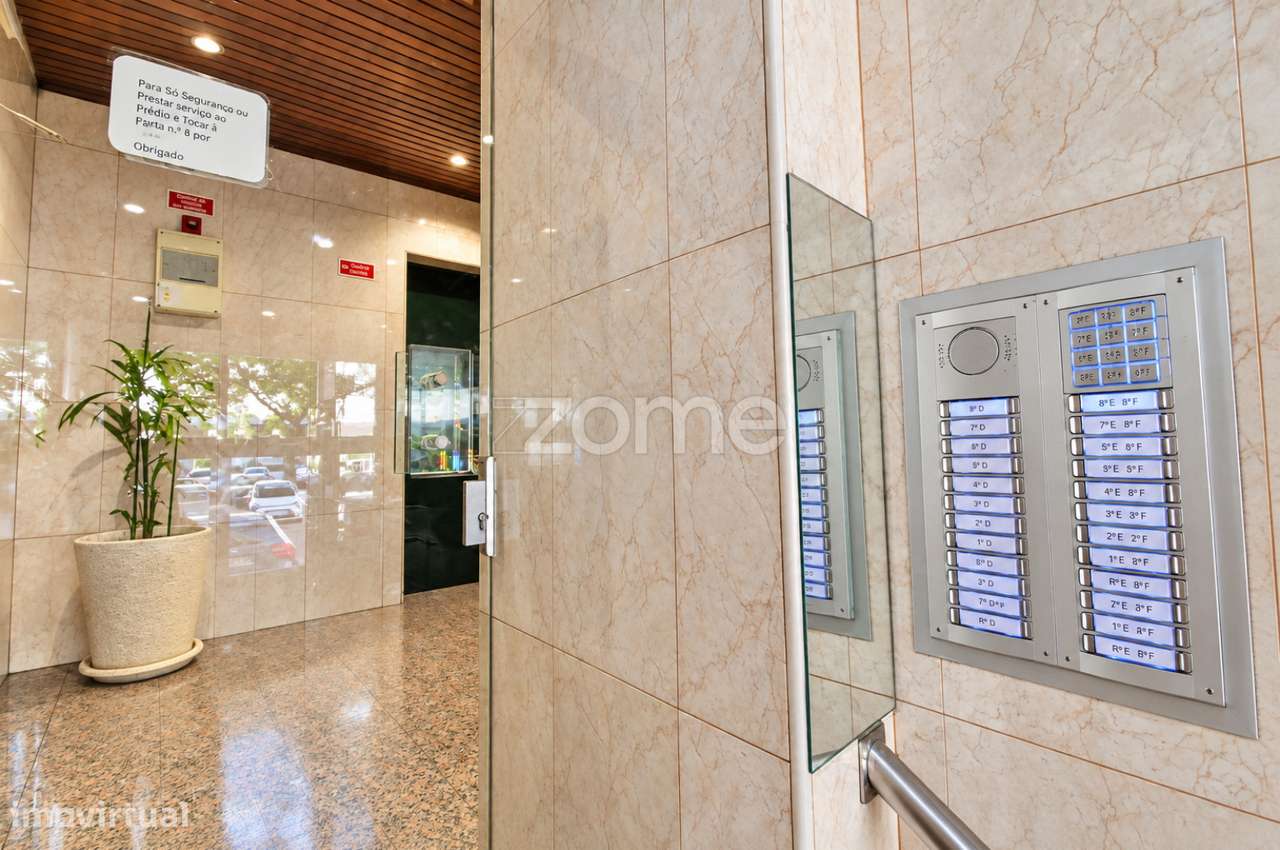 Apartamento T2 Remodelado com Excelente Luminosidade | Marvila, Lisboa-23
