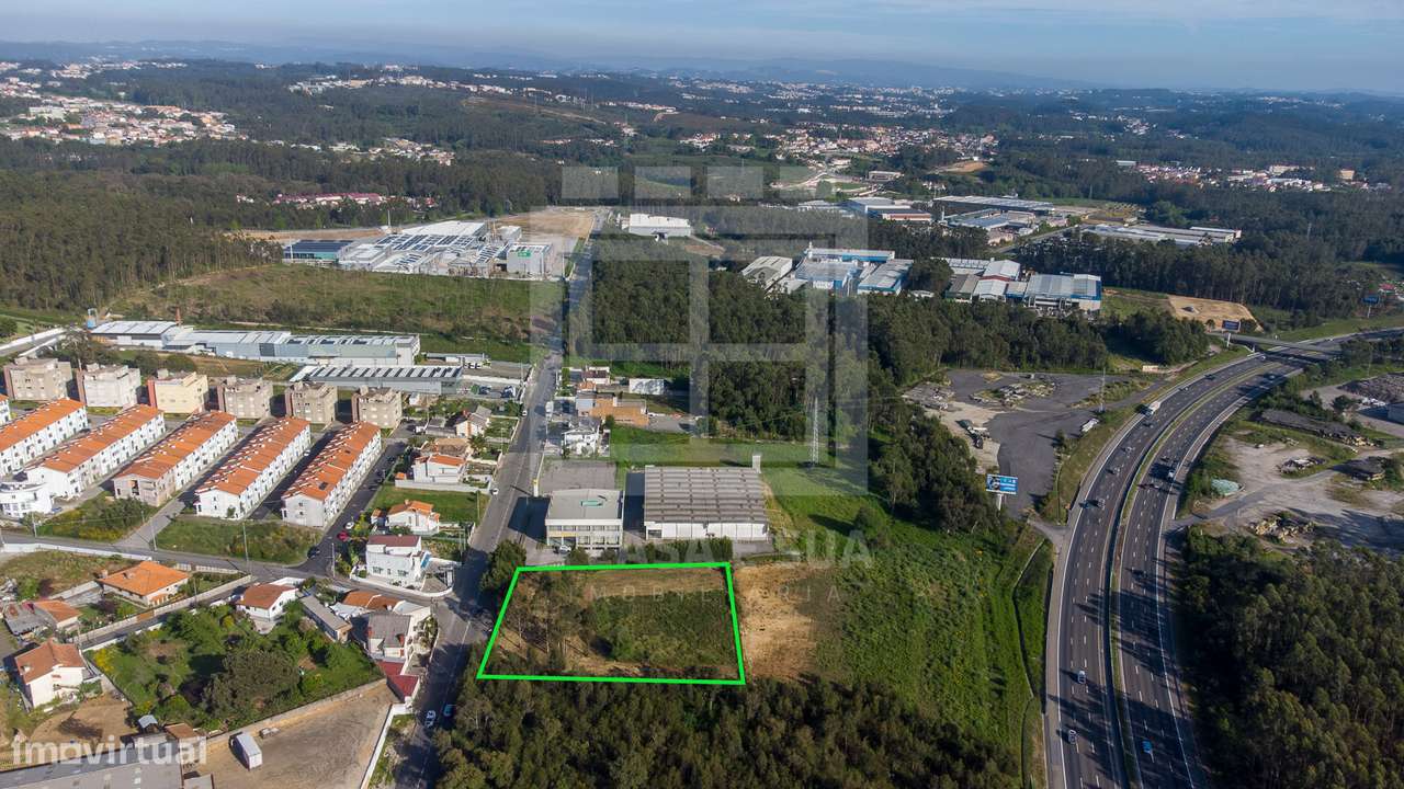 Venda conjunta de 2 terrenos urbanos em Rio Meão, S.M. Feira-5