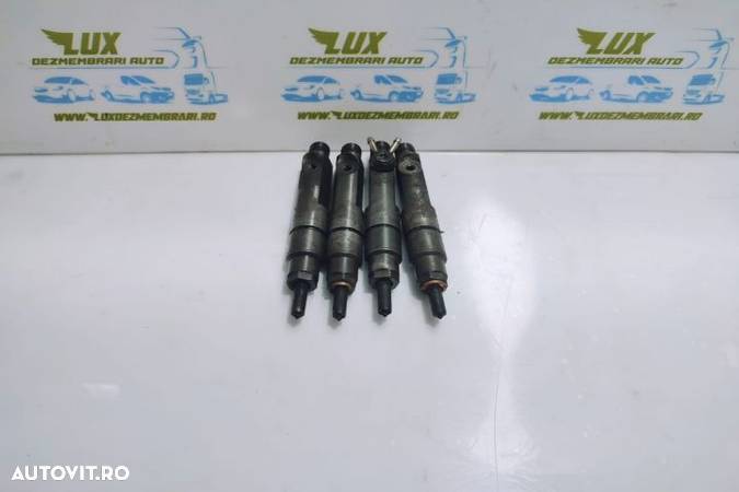 Injector injectoare 2.5 D 5252 T 074130203 b Volvo V70 2 seria - 1