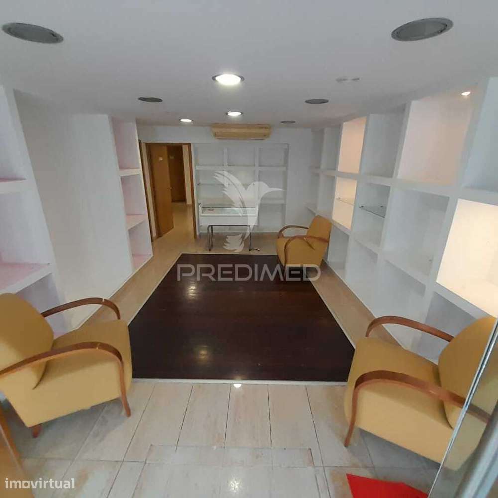 Edifício no centro da cidade - Grande imagem: 2/20