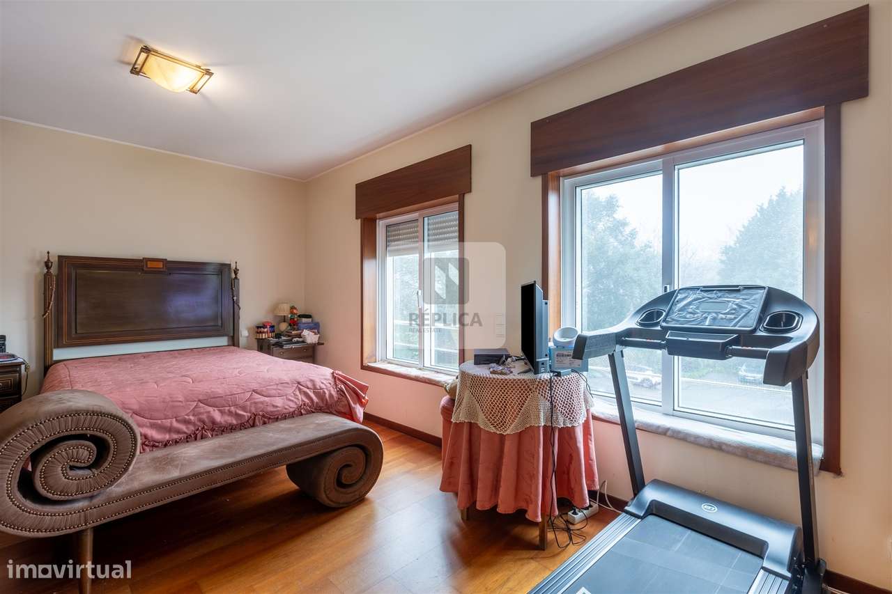 Moradia T5 com jardim e garagem | Senhora da Hora, Matosinhos-23