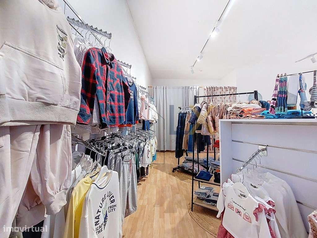 Oportunidade ÚNICA de Trespasse - Loja de Moda Infantil e Juvenil n... - Grande imagem: 2/11