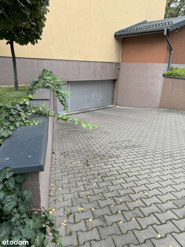 Wynajmę miejsce w garażu podziemnym - Ul.Jana