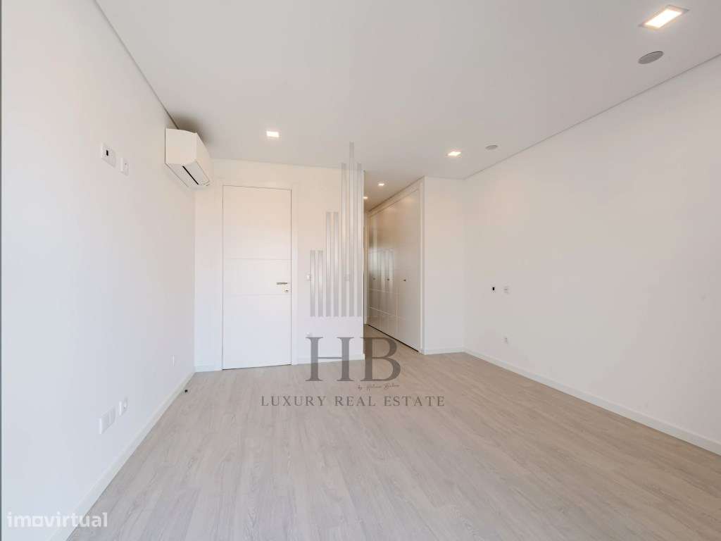 Apartamento T2 com Rooftop Privado, Piscina e Vista Panorâmica-29