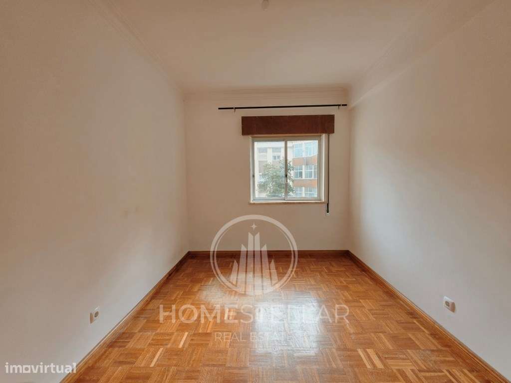 Apartamento T3 com varanda e arrecadação-32