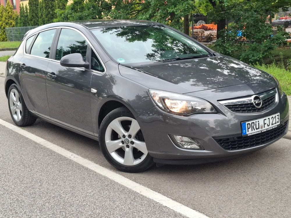 Opel Astra J (2009-2019) 1.4 Turbo ecoFLEX Start/Stop Color Edition 2010