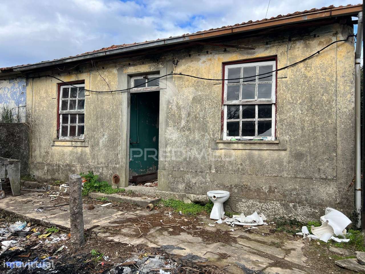 Quatro casas para restauro junto ao centro da cidade, Mesão Frio Gu... - Grande imagem: 4/11