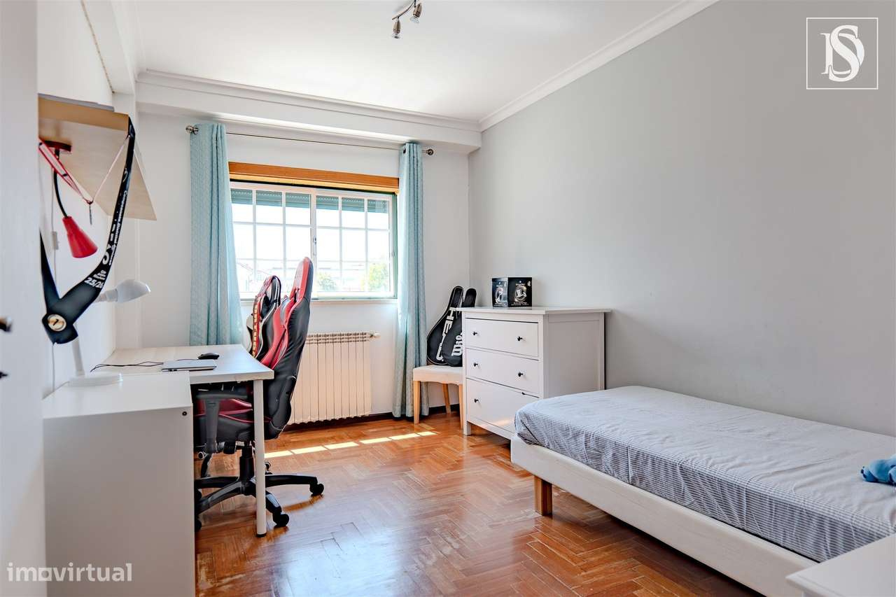 Apartamento T4 c/ Garagem-29