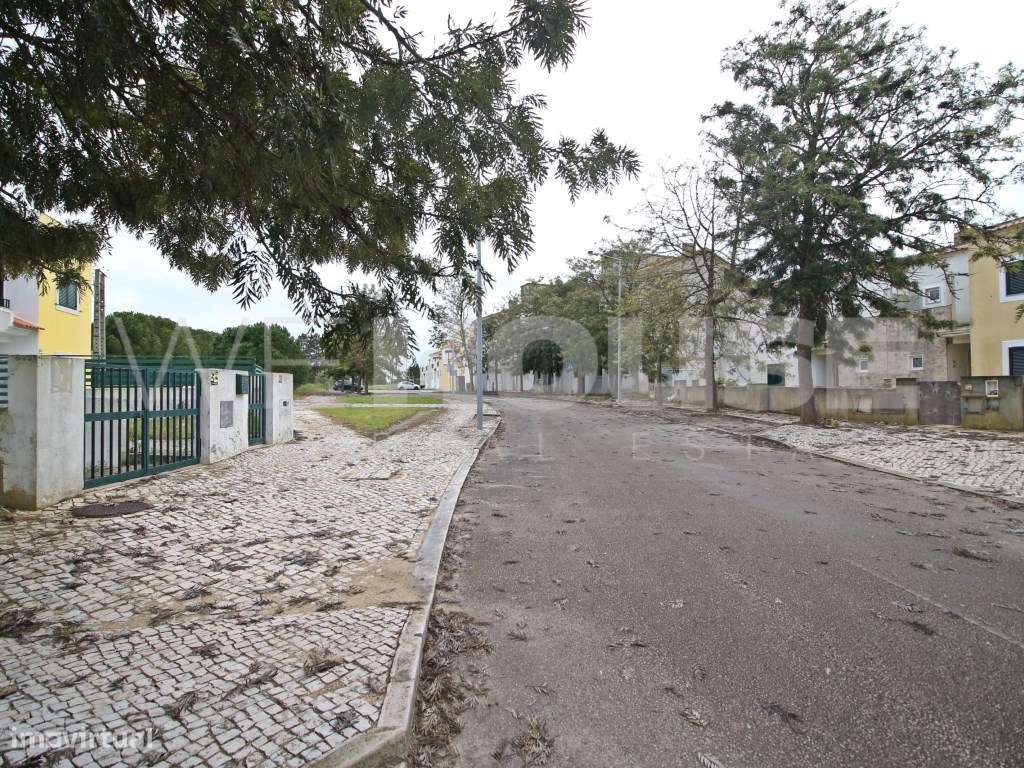 Lote de Terreno Urbano com 324 m2 para construção de moradia geminada - Grande imagem: 5/11