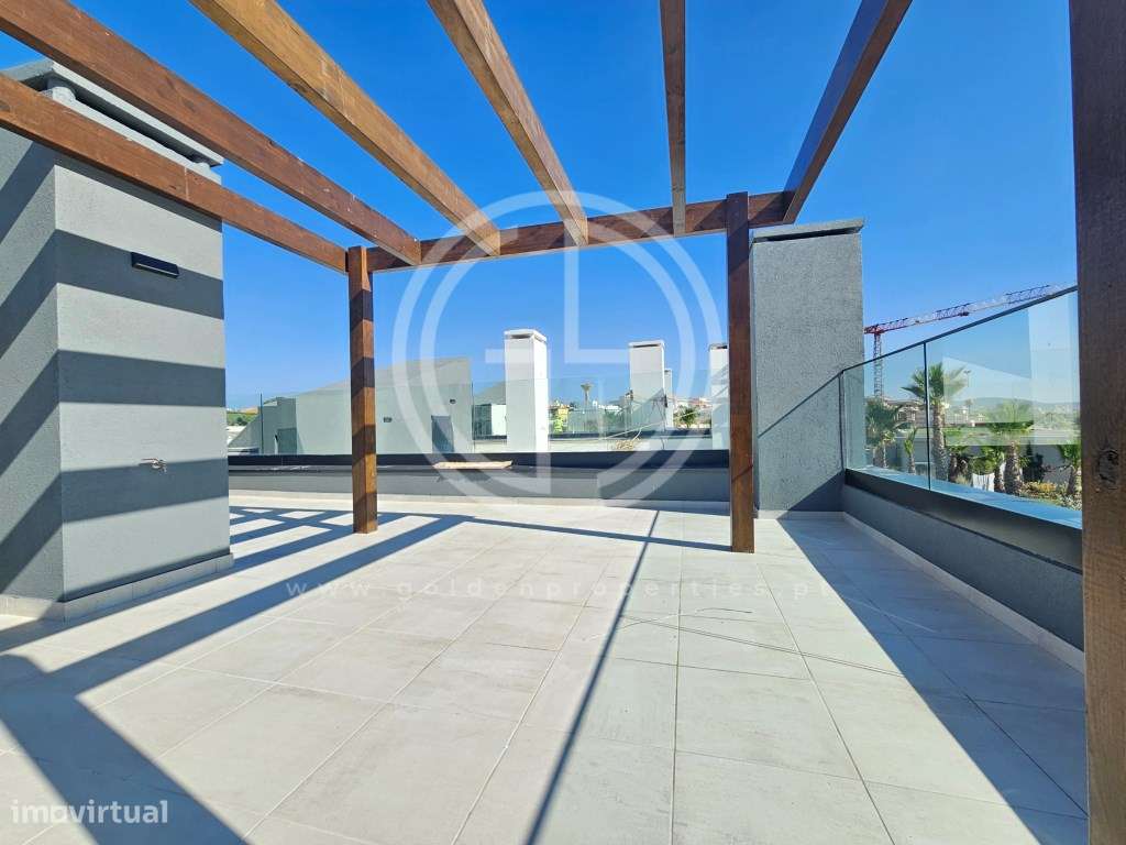 Moradias em Banda T4 em Montenegro, Faro-19