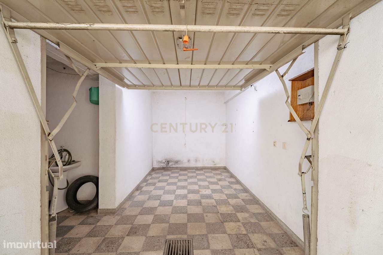 Garagem em Laranjeiro, Almada - Oportunidade Única-5
