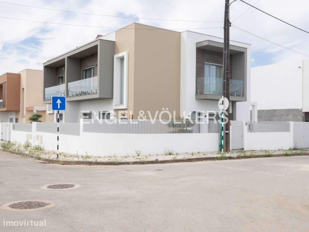 Moradia T4 Geminada - Vista Serra da Arrábida-36