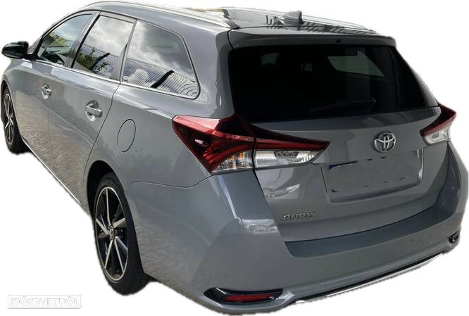 Toyota Auris Touring Sports 1.4 D-4D Comfort+Pack Sport - 4