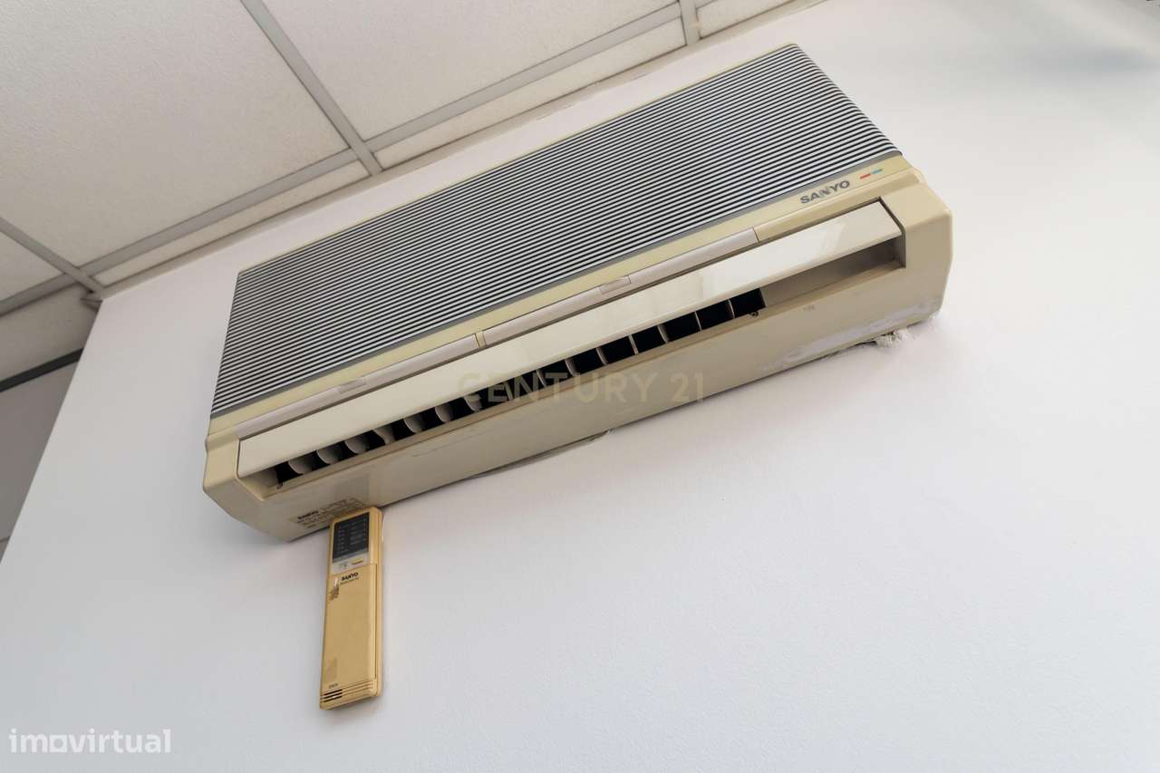 ESPAÇO COMERCIAL/SERVIÇOS com 311m2, para venda, no centro do Prior Ve-19