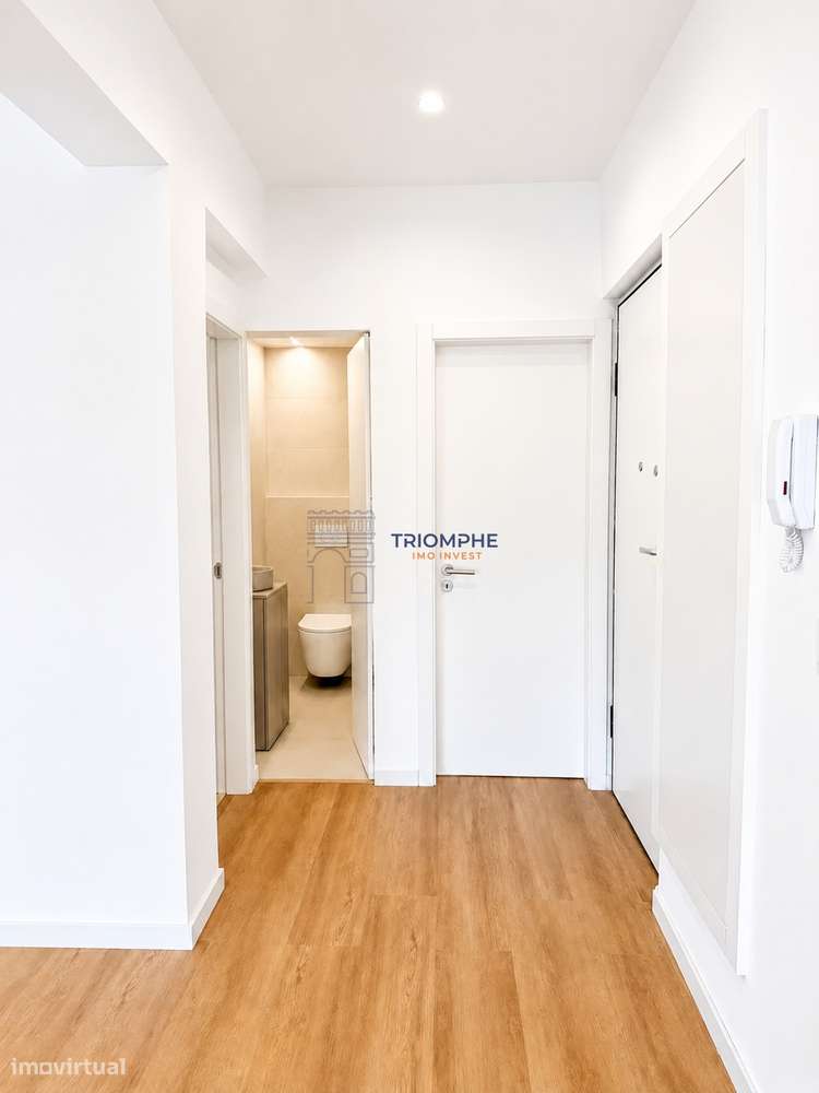 Apartamento T3 totalmente remodelado com duas varandas-6