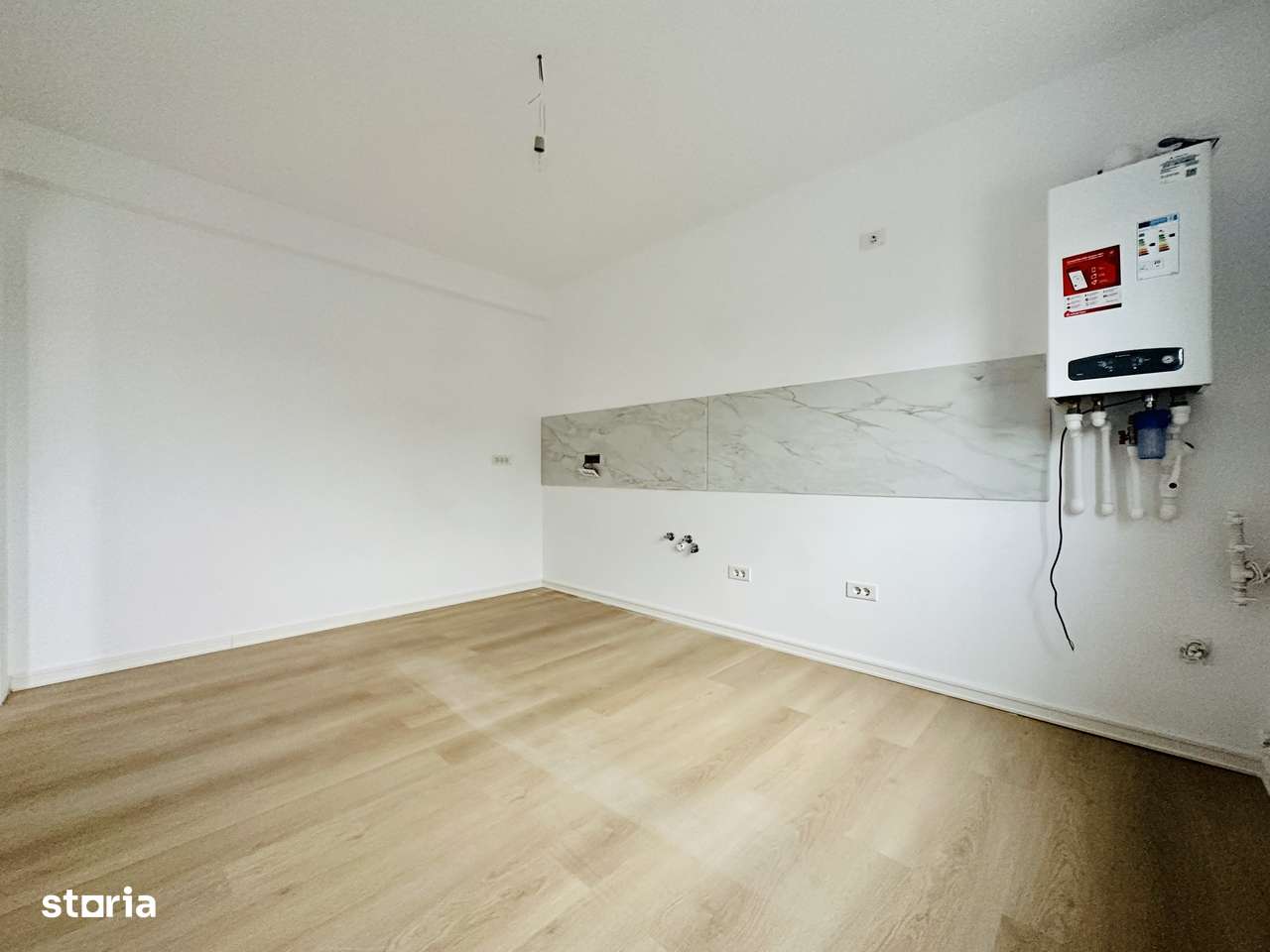 Casa Individuala - 4 Camere 300 mp-  - Comuna Berceni- La 163.900-6