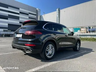 Porsche Cayenne 3.0 L V6 - 4