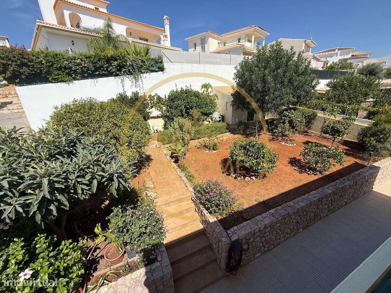 Encantadora moradia independente à venda em Loulé, numa zona residenci-5