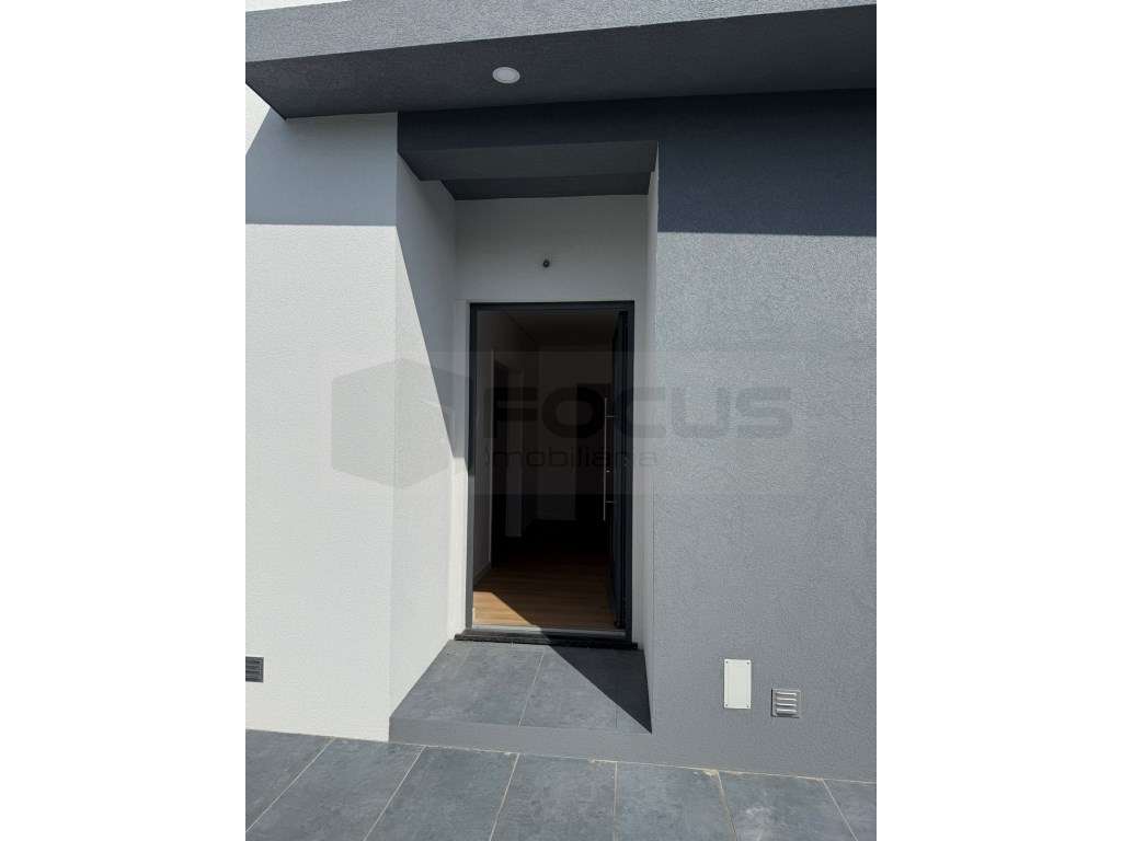 Moradia Térrea T3 - NOVA A ESTREAR - Grande imagem: 4/22